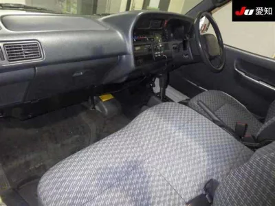 Toyota HIACE VAN  с аукциона в Японии