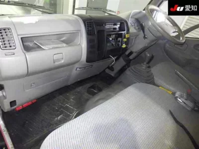 Toyota DYNA  с аукциона в Японии