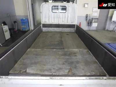 Toyota DYNA  с аукциона в Японии