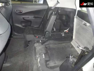 Toyota RACTIS  с аукциона в Японии