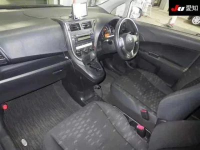 Toyota RACTIS  с аукциона в Японии