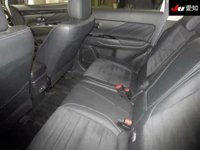 Mitsubishi OUTLANDER PHEV