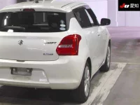 Suzuki SWIFT лот № 30541 оценка 3  с аукциона в Японии 7