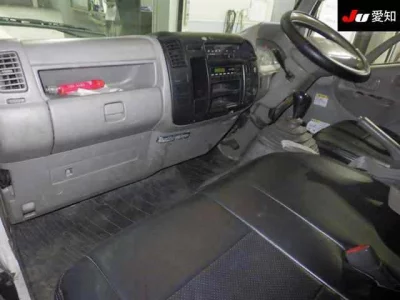 Hino DUTRO  с аукциона в Японии