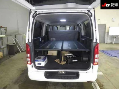 Toyota HiAce Van