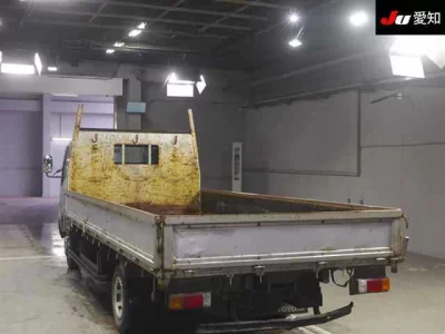 Toyota DYNA  с аукциона в Японии