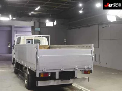 Toyota DYNA  с аукциона в Японии
