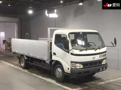 Toyota DYNA  с аукциона в Японии