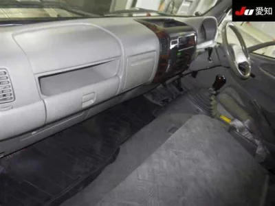 Toyota DYNA  с аукциона в Японии