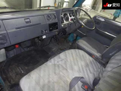 Toyota DYNA  с аукциона в Японии