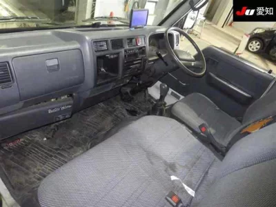 Toyota DYNA  с аукциона в Японии