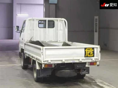 Toyota DYNA  с аукциона в Японии