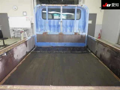 Toyota DYNA  с аукциона в Японии