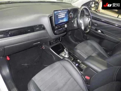 Mitsubishi OUTLANDER PHEV