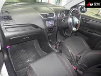 Suzuki SWIFT лот № 30888 оценка R  с аукциона в Японии 2