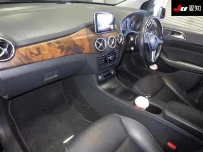 Mercedes-Benz B CLASS