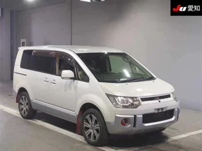 Mitsubishi DELICA D5  с аукциона в Японии