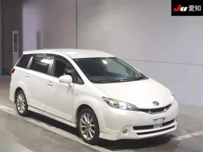 Toyota WISH  с аукциона в Японии