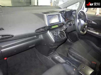 Toyota WISH  с аукциона в Японии