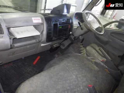 Toyota DYNA  с аукциона в Японии