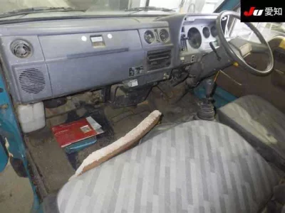 Toyota DYNA  с аукциона в Японии