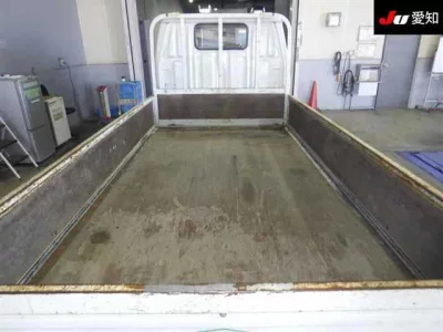 Toyota DYNA  с аукциона в Японии