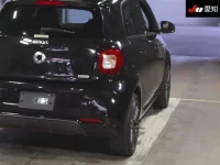 Smart FORFOUR лот № 30852 оценка 3  с аукциона в Японии 7