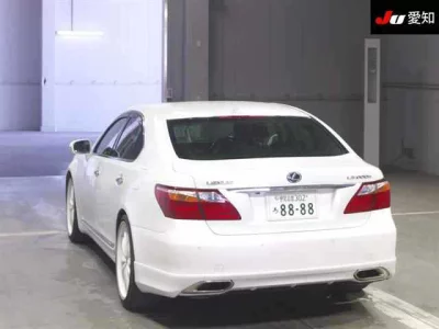 Lexus LS