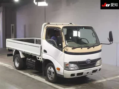 Toyota DYNA  с аукциона в Японии