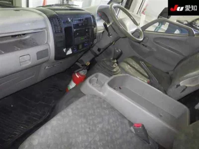 Toyota DYNA  с аукциона в Японии