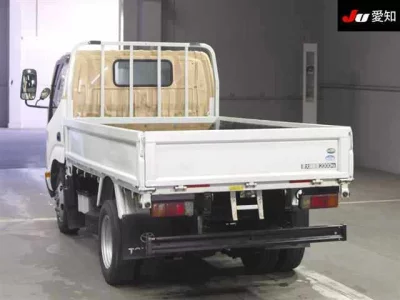 Toyota DYNA  с аукциона в Японии