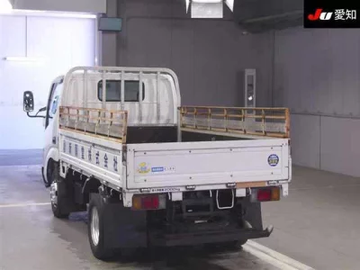 Toyota DYNA  с аукциона в Японии