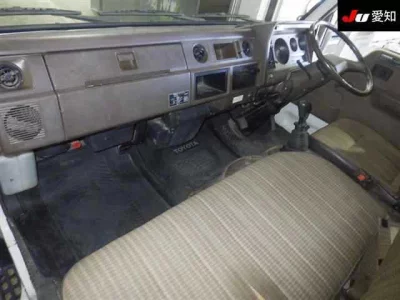 Toyota DYNA  с аукциона в Японии