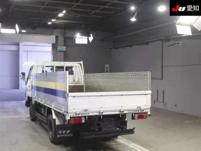 Toyota DYNA  с аукциона в Японии