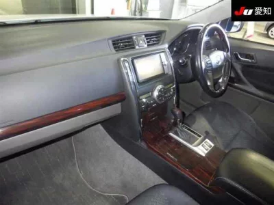 Toyota MARK X  с аукциона в Японии