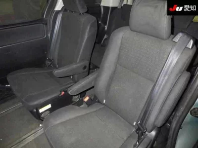 Toyota VOXY  с аукциона в Японии