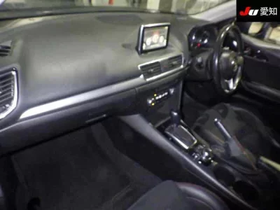 Mazda AXELA  с аукциона в Японии