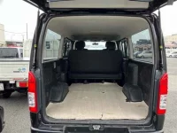 Toyota HIACE VAN лот № 30017 оценка X  с аукциона в Японии 9