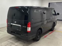 Toyota HIACE VAN лот № 30017 оценка X  с аукциона в Японии 4