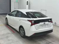 Toyota Prius лот № 30032 оценка 4.5  с аукциона в Японии 1