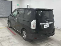 Toyota VOXY лот № 30041 оценка 3.5  с аукциона в Японии 1