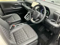 Toyota VOXY лот № 30080 оценка 6  с аукциона в Японии 6