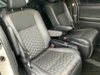 Toyota VOXY лот № 30080 оценка 6  с аукциона в Японии 7