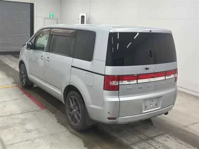 Mitsubishi DELICA D5  с аукциона в Японии