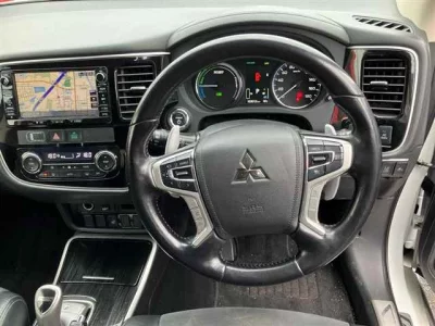 Mitsubishi OUTLANDER PHEV