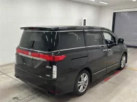 Nissan ELGRAND лот № 30178 оценка 3.5  с аукциона в Японии 4