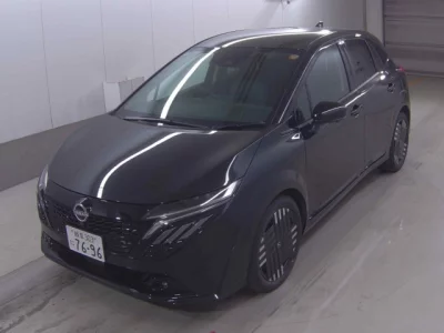 Nissan AURA