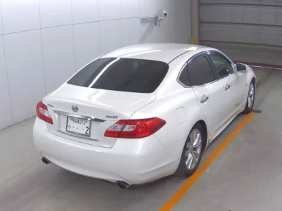 Nissan FUGA  с аукциона в Японии