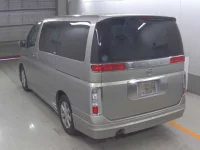 Nissan ELGRAND лот № 8006 оценка R  с аукциона в Японии 1