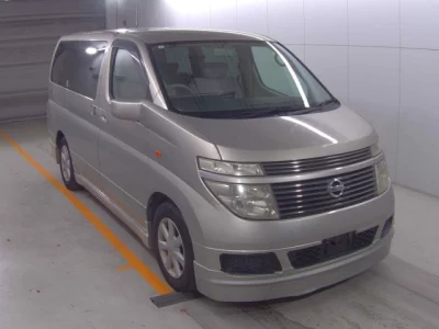 Nissan ELGRAND  с аукциона в Японии